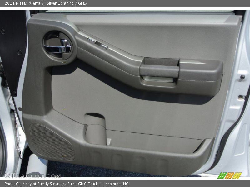 Silver Lightning / Gray 2011 Nissan Xterra S