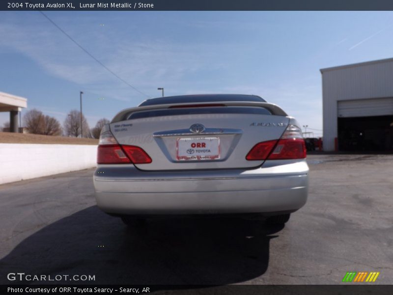 Lunar Mist Metallic / Stone 2004 Toyota Avalon XL