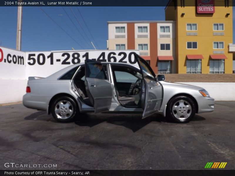 Lunar Mist Metallic / Stone 2004 Toyota Avalon XL