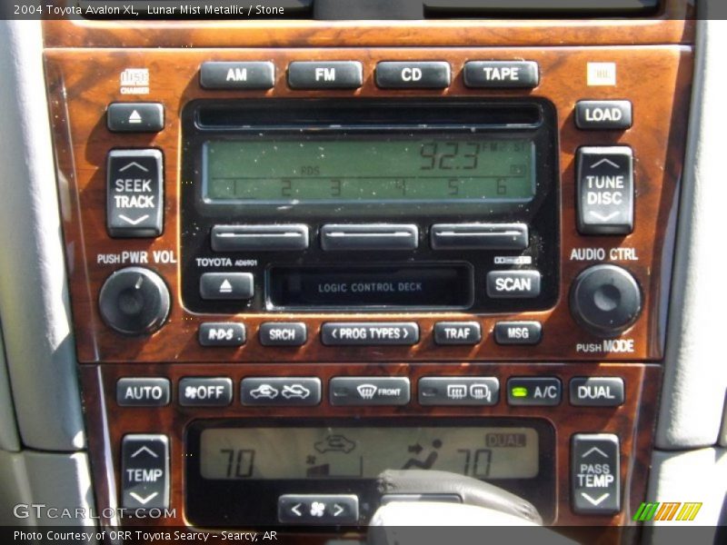 Lunar Mist Metallic / Stone 2004 Toyota Avalon XL
