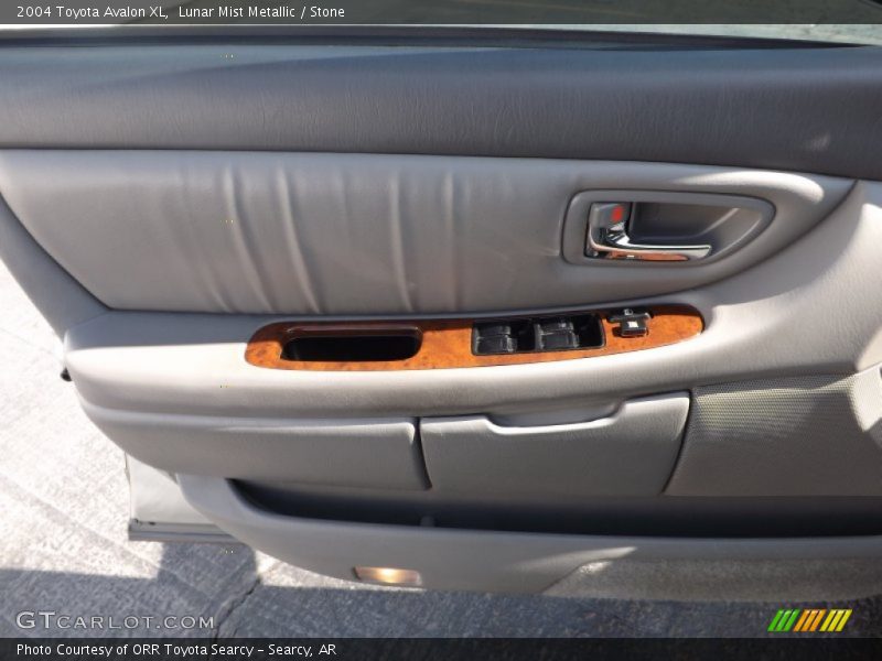 Lunar Mist Metallic / Stone 2004 Toyota Avalon XL