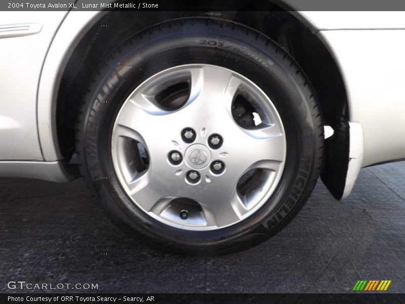 Lunar Mist Metallic / Stone 2004 Toyota Avalon XL