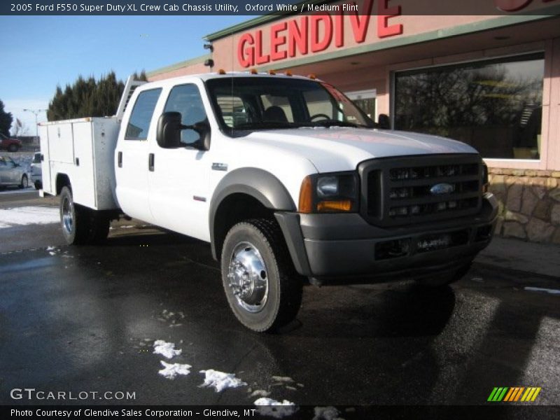Oxford White / Medium Flint 2005 Ford F550 Super Duty XL Crew Cab Chassis Utility