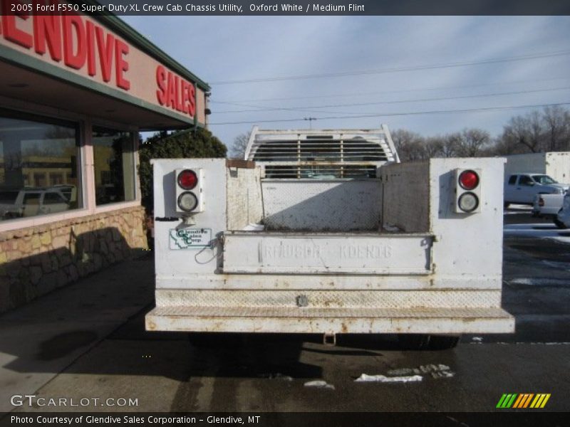 Oxford White / Medium Flint 2005 Ford F550 Super Duty XL Crew Cab Chassis Utility