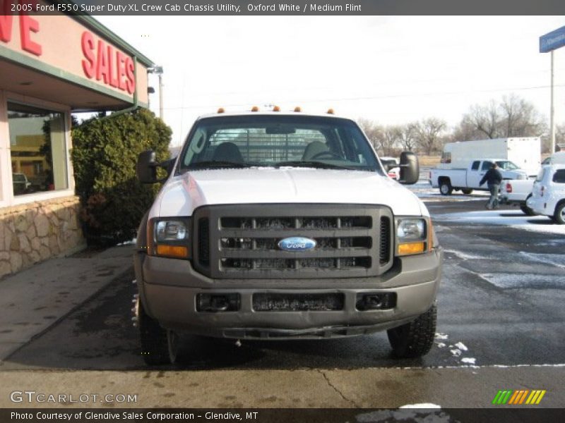 Oxford White / Medium Flint 2005 Ford F550 Super Duty XL Crew Cab Chassis Utility