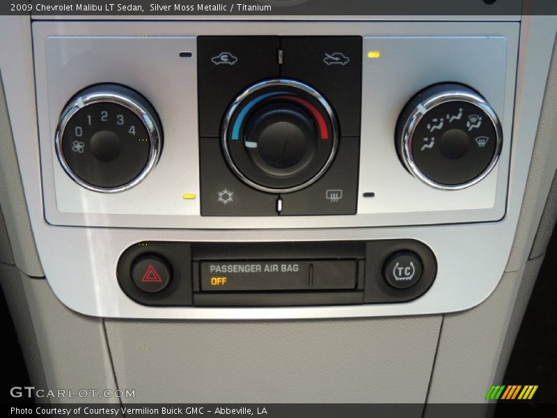 Controls of 2009 Malibu LT Sedan