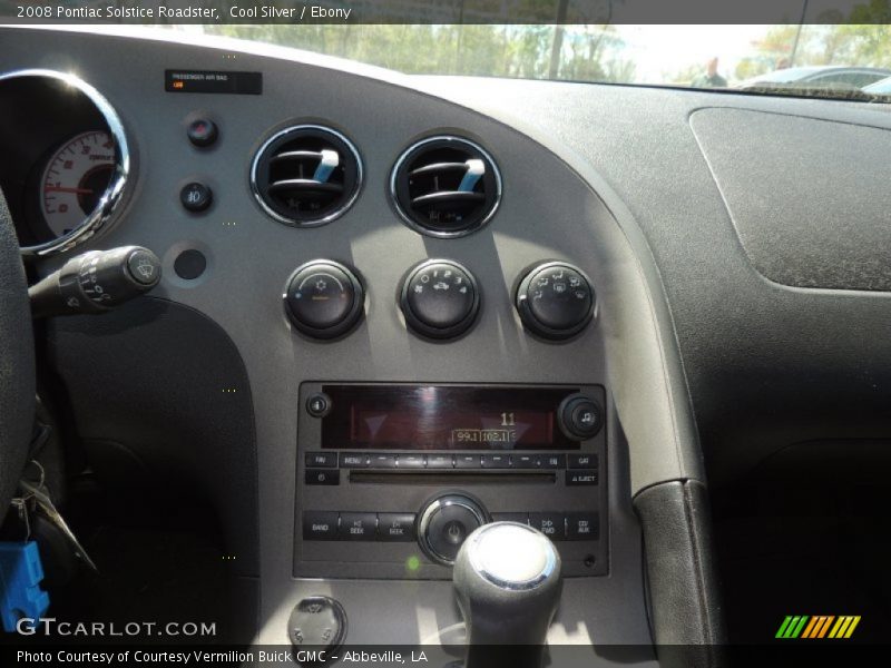 Controls of 2008 Solstice Roadster