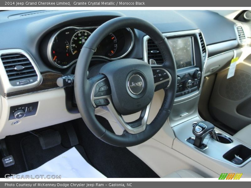 Dashboard of 2014 Grand Cherokee Limited