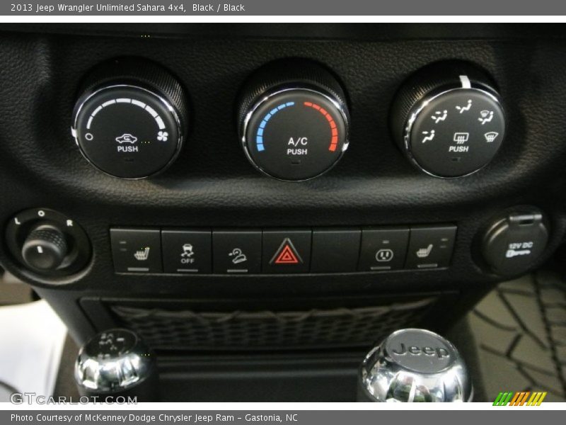 Black / Black 2013 Jeep Wrangler Unlimited Sahara 4x4