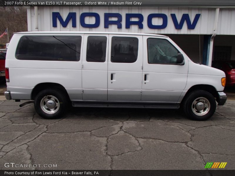 Oxford White / Medium Flint Grey 2007 Ford E Series Van E150 XLT Passenger
