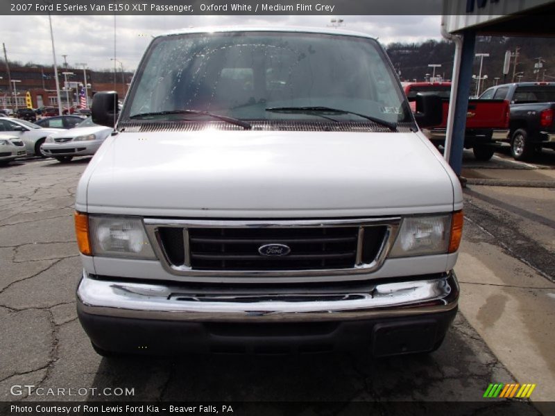 Oxford White / Medium Flint Grey 2007 Ford E Series Van E150 XLT Passenger