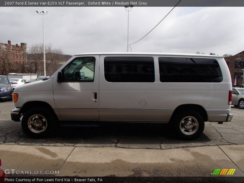 Oxford White / Medium Flint Grey 2007 Ford E Series Van E150 XLT Passenger