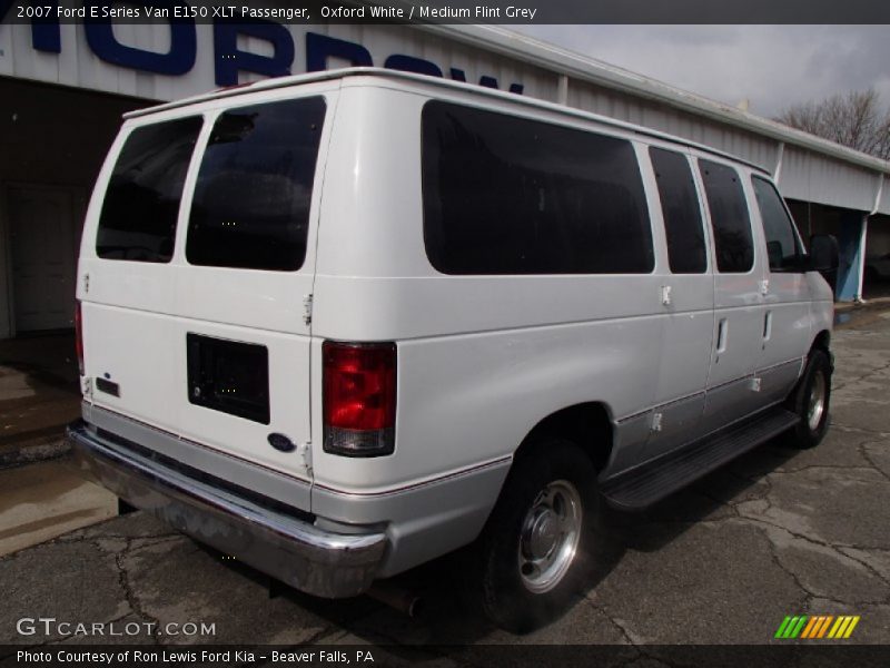 Oxford White / Medium Flint Grey 2007 Ford E Series Van E150 XLT Passenger