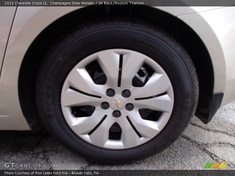 Champagne Silver Metallic / Jet Black/Medium Titanium 2013 Chevrolet Cruze LS
