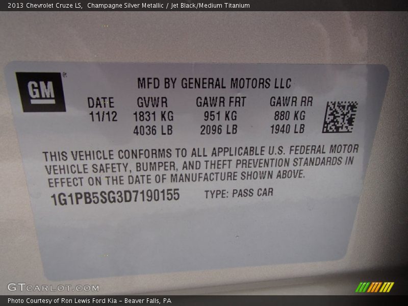 Champagne Silver Metallic / Jet Black/Medium Titanium 2013 Chevrolet Cruze LS