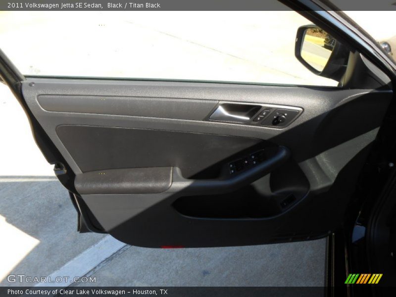 Black / Titan Black 2011 Volkswagen Jetta SE Sedan