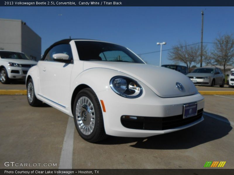 Candy White / Titan Black 2013 Volkswagen Beetle 2.5L Convertible