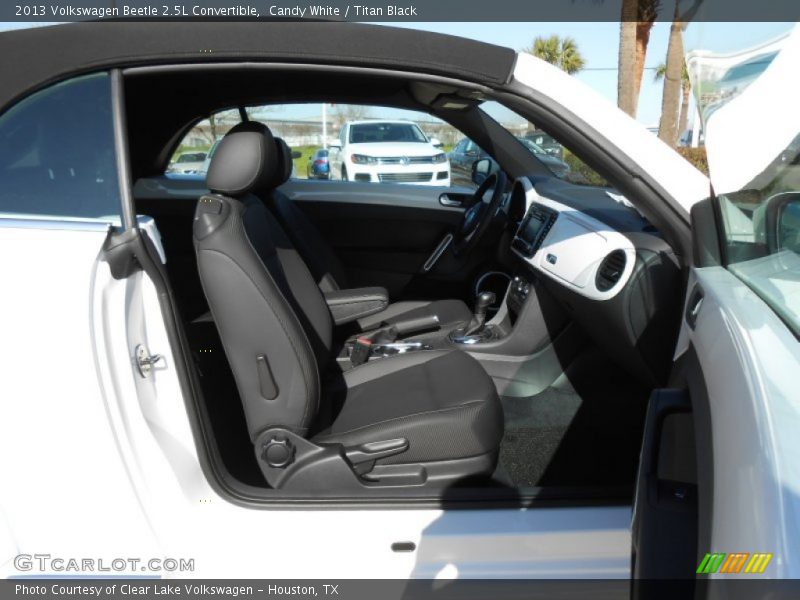 Candy White / Titan Black 2013 Volkswagen Beetle 2.5L Convertible