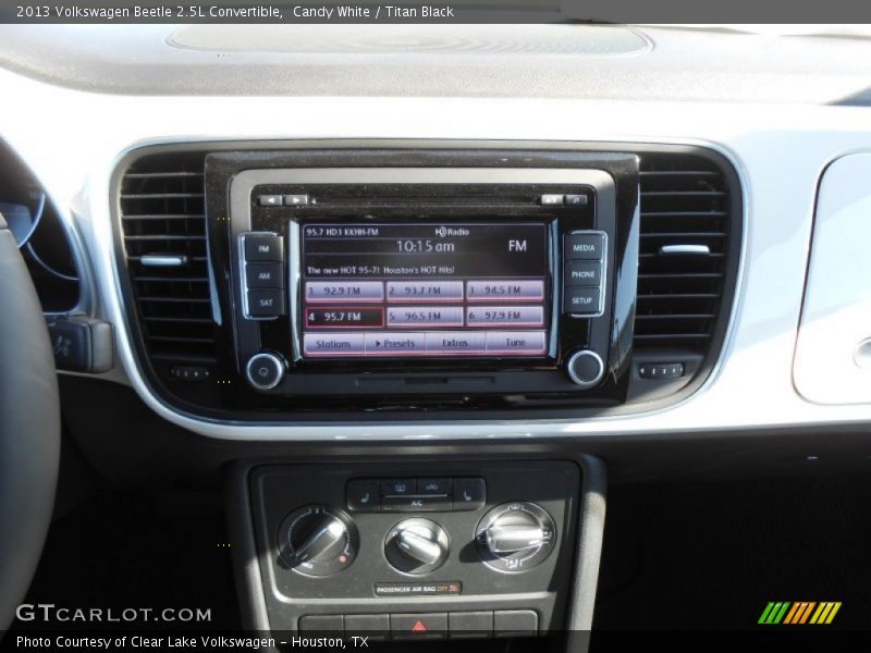 Candy White / Titan Black 2013 Volkswagen Beetle 2.5L Convertible