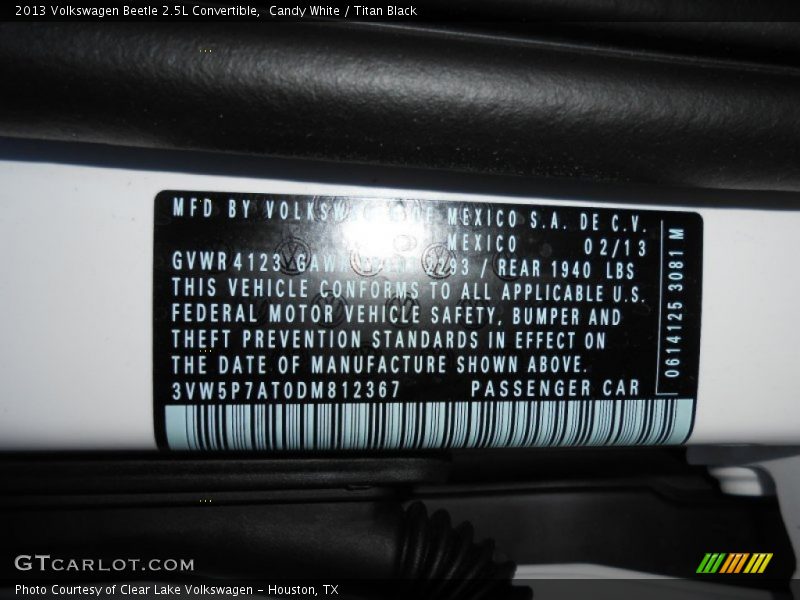 Candy White / Titan Black 2013 Volkswagen Beetle 2.5L Convertible