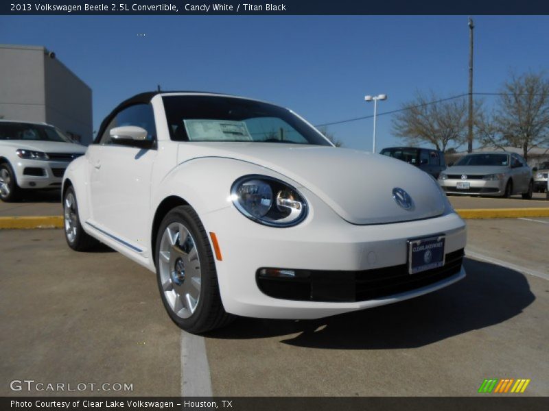 Candy White / Titan Black 2013 Volkswagen Beetle 2.5L Convertible