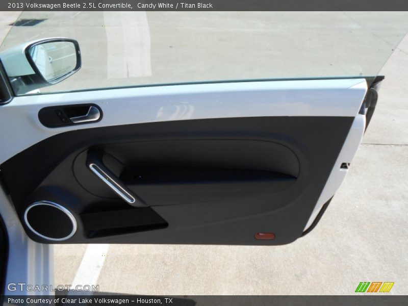 Candy White / Titan Black 2013 Volkswagen Beetle 2.5L Convertible