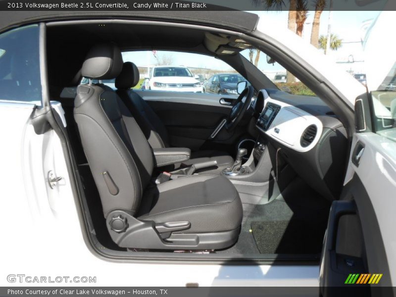 Candy White / Titan Black 2013 Volkswagen Beetle 2.5L Convertible