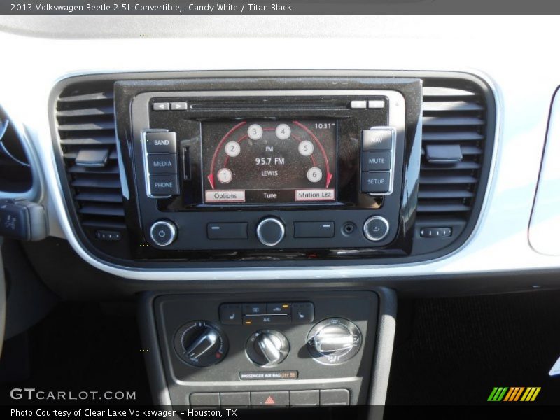 Candy White / Titan Black 2013 Volkswagen Beetle 2.5L Convertible