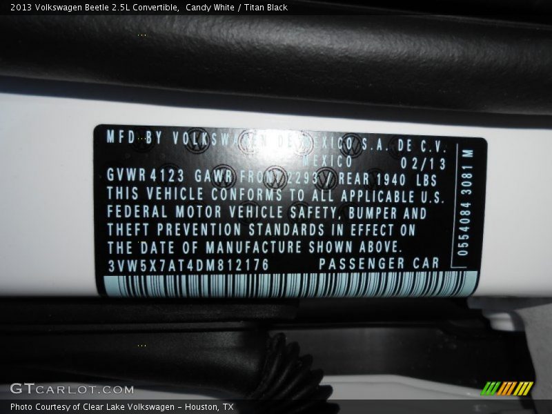 Candy White / Titan Black 2013 Volkswagen Beetle 2.5L Convertible