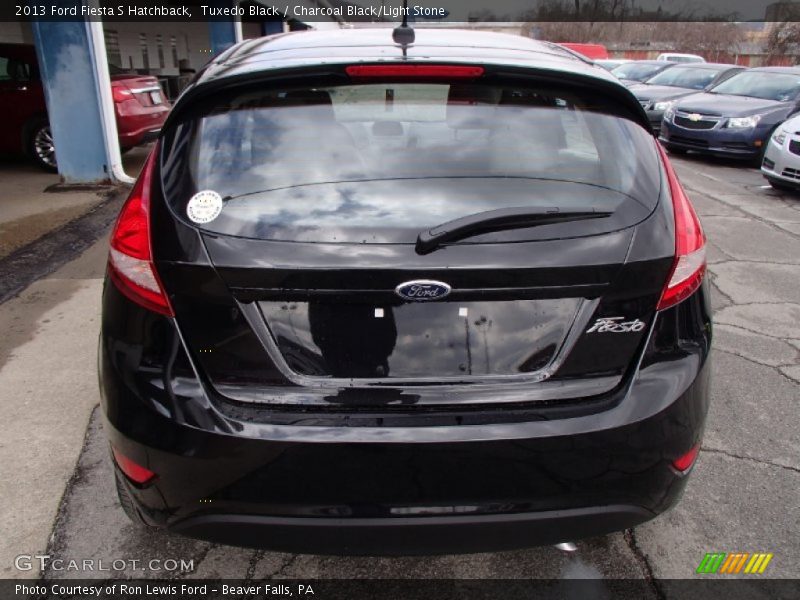 Tuxedo Black / Charcoal Black/Light Stone 2013 Ford Fiesta S Hatchback