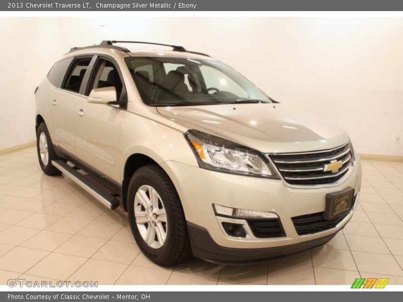 Champagne Silver Metallic / Ebony 2013 Chevrolet Traverse LT