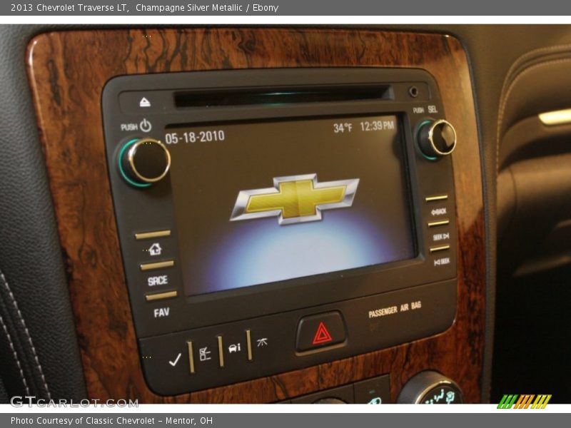 Champagne Silver Metallic / Ebony 2013 Chevrolet Traverse LT