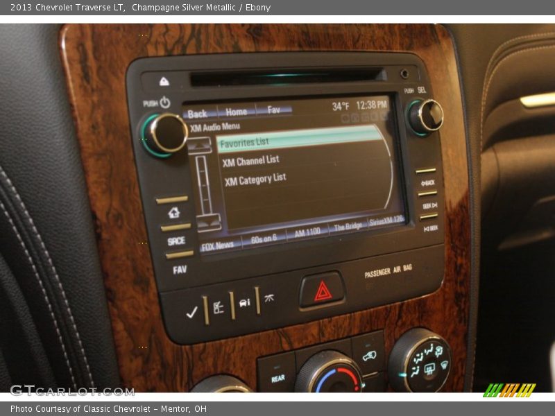 Champagne Silver Metallic / Ebony 2013 Chevrolet Traverse LT