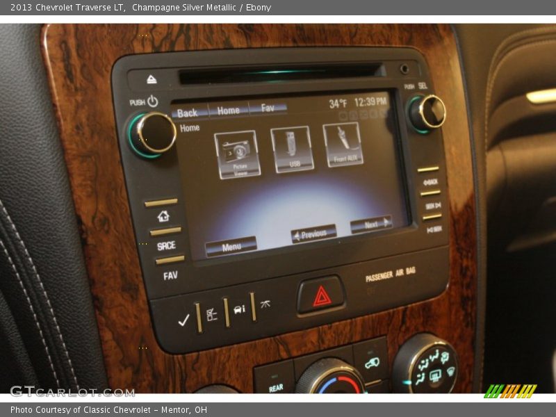Champagne Silver Metallic / Ebony 2013 Chevrolet Traverse LT