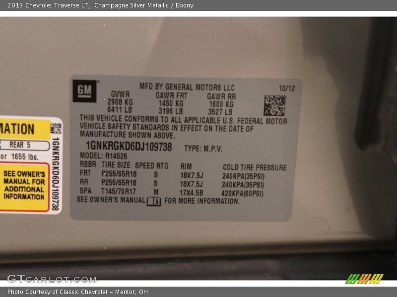 Champagne Silver Metallic / Ebony 2013 Chevrolet Traverse LT