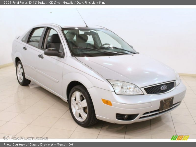 CD Silver Metallic / Dark Flint/Light Flint 2005 Ford Focus ZX4 S Sedan