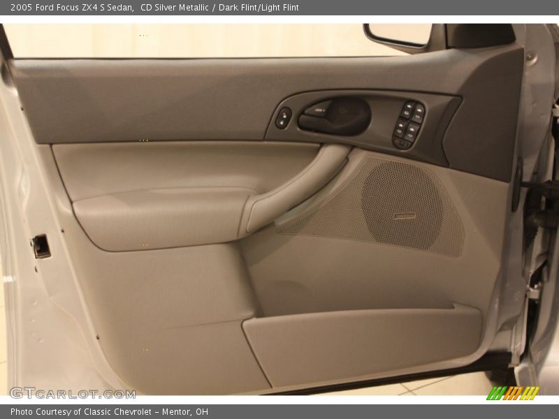CD Silver Metallic / Dark Flint/Light Flint 2005 Ford Focus ZX4 S Sedan