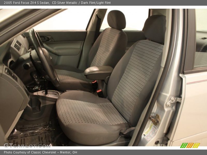  2005 Focus ZX4 S Sedan Dark Flint/Light Flint Interior