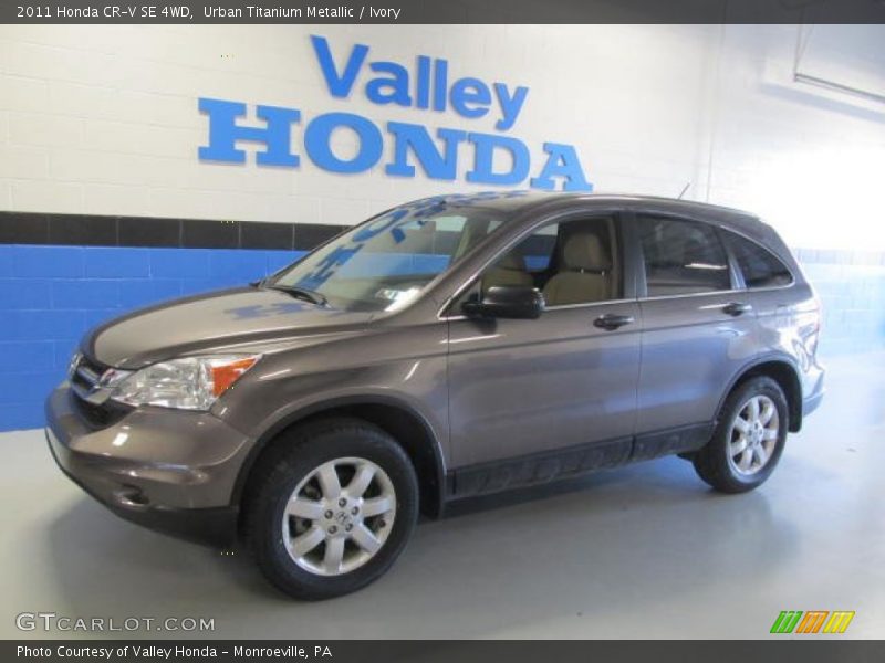 Urban Titanium Metallic / Ivory 2011 Honda CR-V SE 4WD