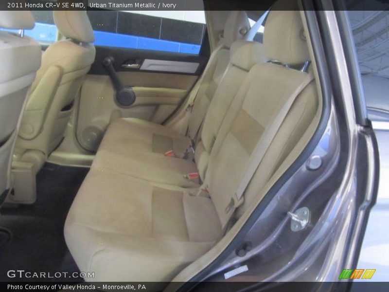 Urban Titanium Metallic / Ivory 2011 Honda CR-V SE 4WD