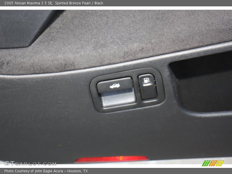 Spirited Bronze Pearl / Black 2005 Nissan Maxima 3.5 SE