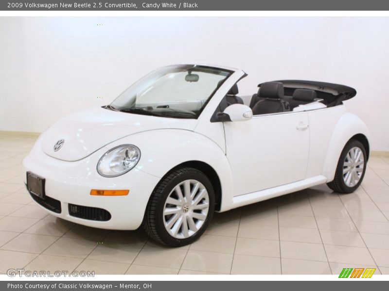 Front 3/4 View of 2009 New Beetle 2.5 Convertible
