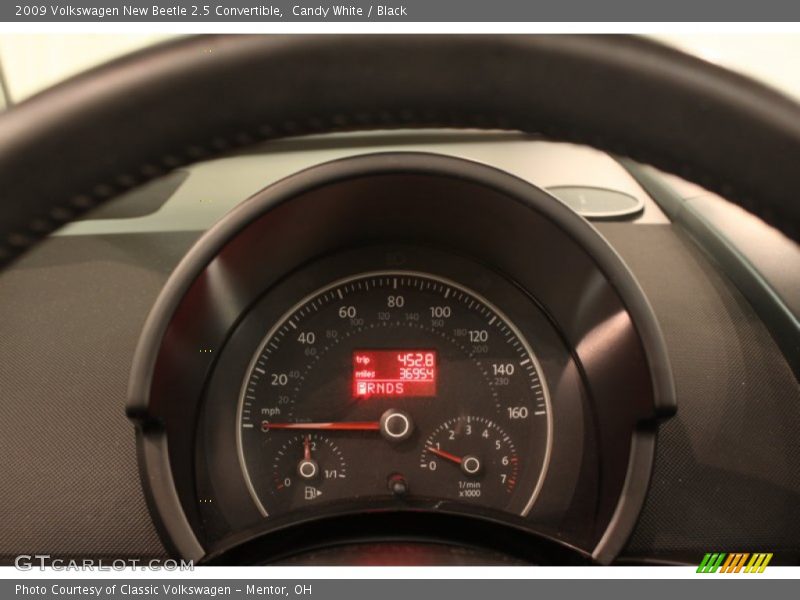 Candy White / Black 2009 Volkswagen New Beetle 2.5 Convertible