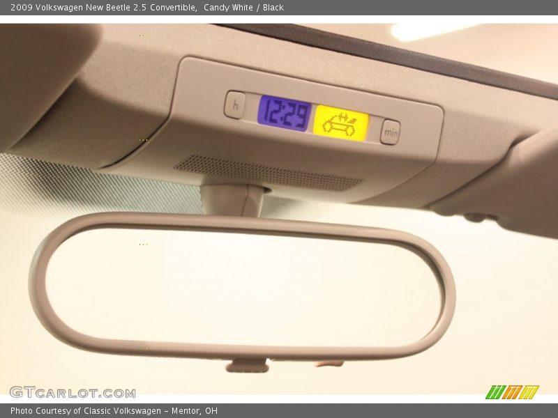 Candy White / Black 2009 Volkswagen New Beetle 2.5 Convertible