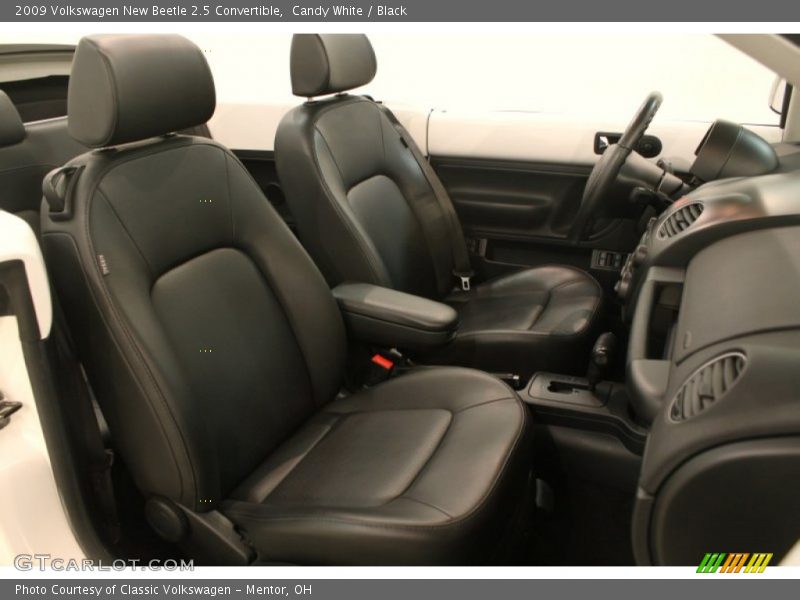 Candy White / Black 2009 Volkswagen New Beetle 2.5 Convertible