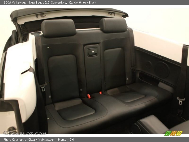 Candy White / Black 2009 Volkswagen New Beetle 2.5 Convertible