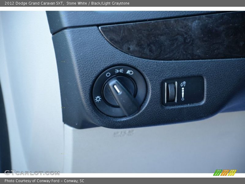Stone White / Black/Light Graystone 2012 Dodge Grand Caravan SXT