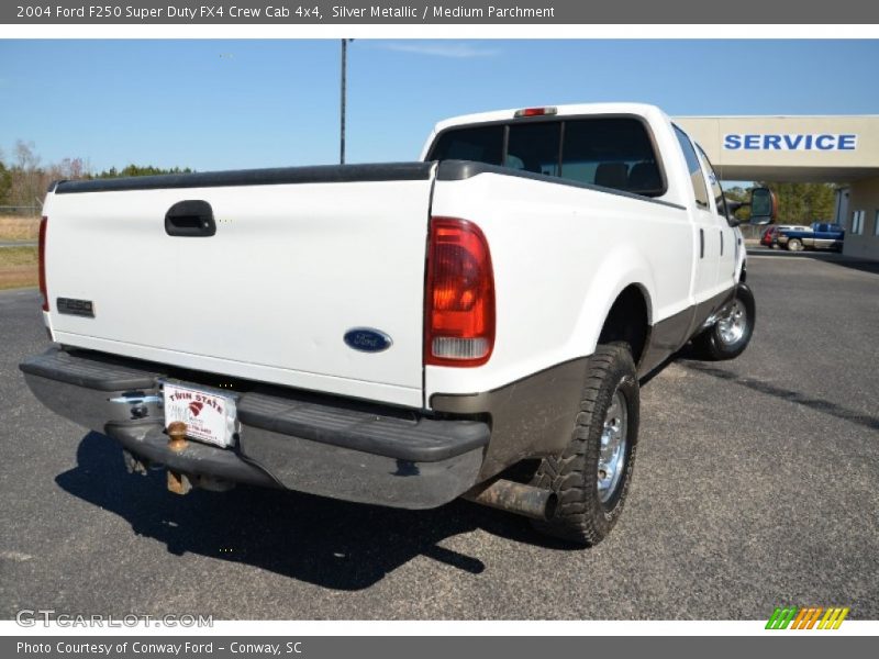 Silver Metallic / Medium Parchment 2004 Ford F250 Super Duty FX4 Crew Cab 4x4