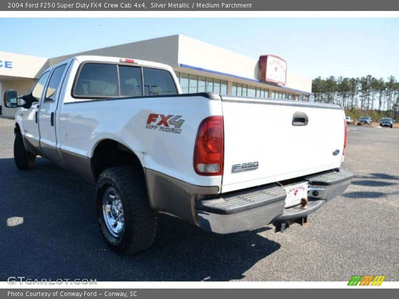 Silver Metallic / Medium Parchment 2004 Ford F250 Super Duty FX4 Crew Cab 4x4