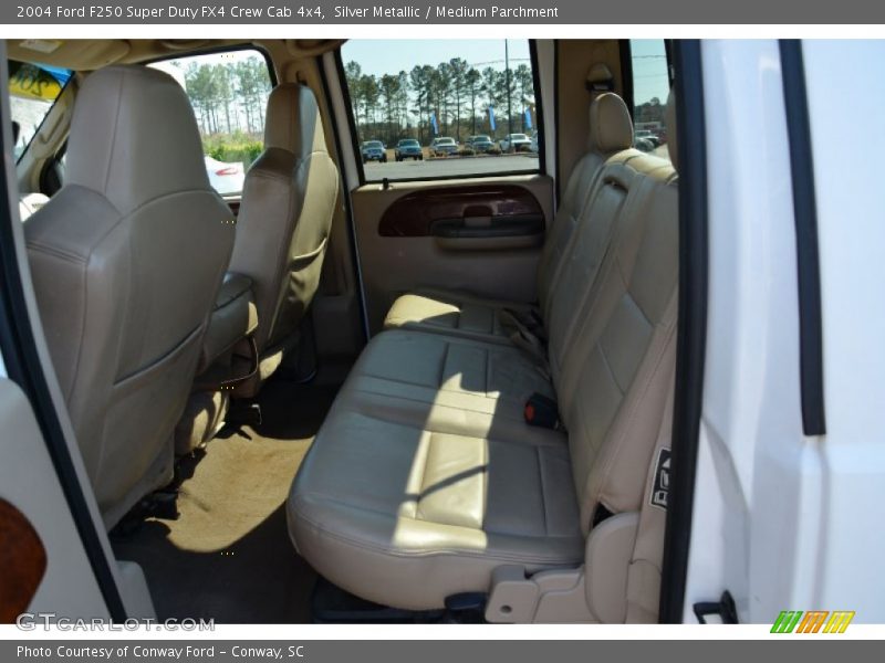 Silver Metallic / Medium Parchment 2004 Ford F250 Super Duty FX4 Crew Cab 4x4